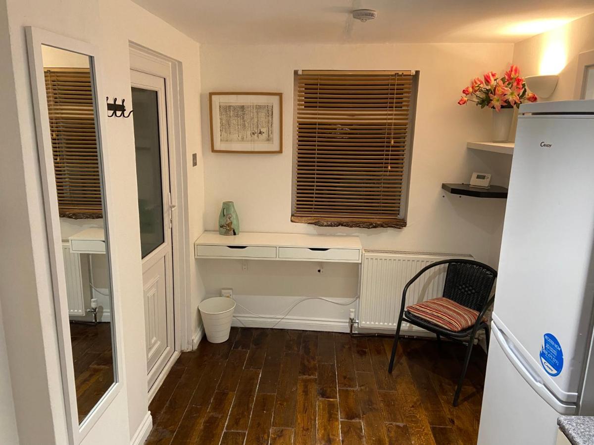 米尔盖Cosy Little House公寓 外观 照片